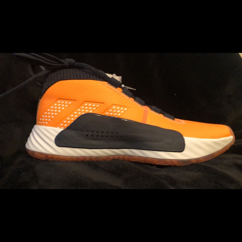 Dame time! Adidas Dame 5 “Vegas” size 11